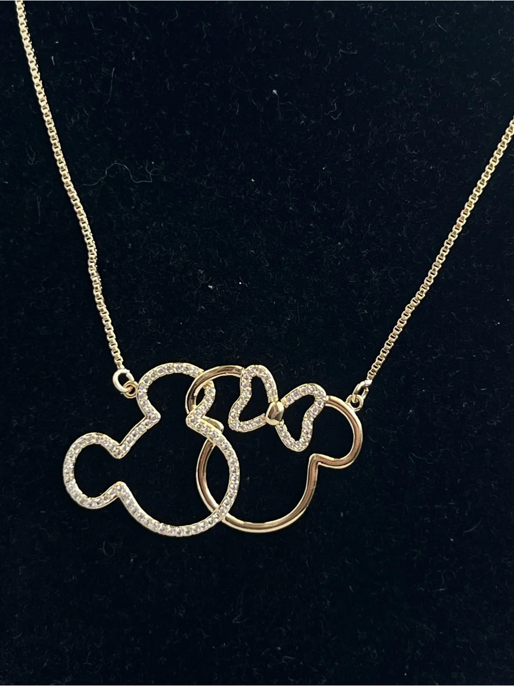 🩷- large Gold Interlocking minnie and Mickey Necklace